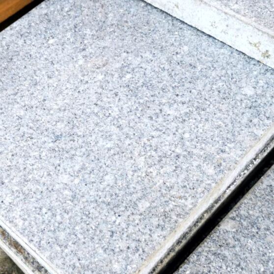 Granitfliser - lysegrå jetbrændte 400x400x50mm - min. 10m2 main product photo